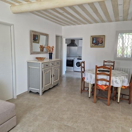 Villa La Cigaliere LʼIsle-sur-la-Sorgue Esterno foto